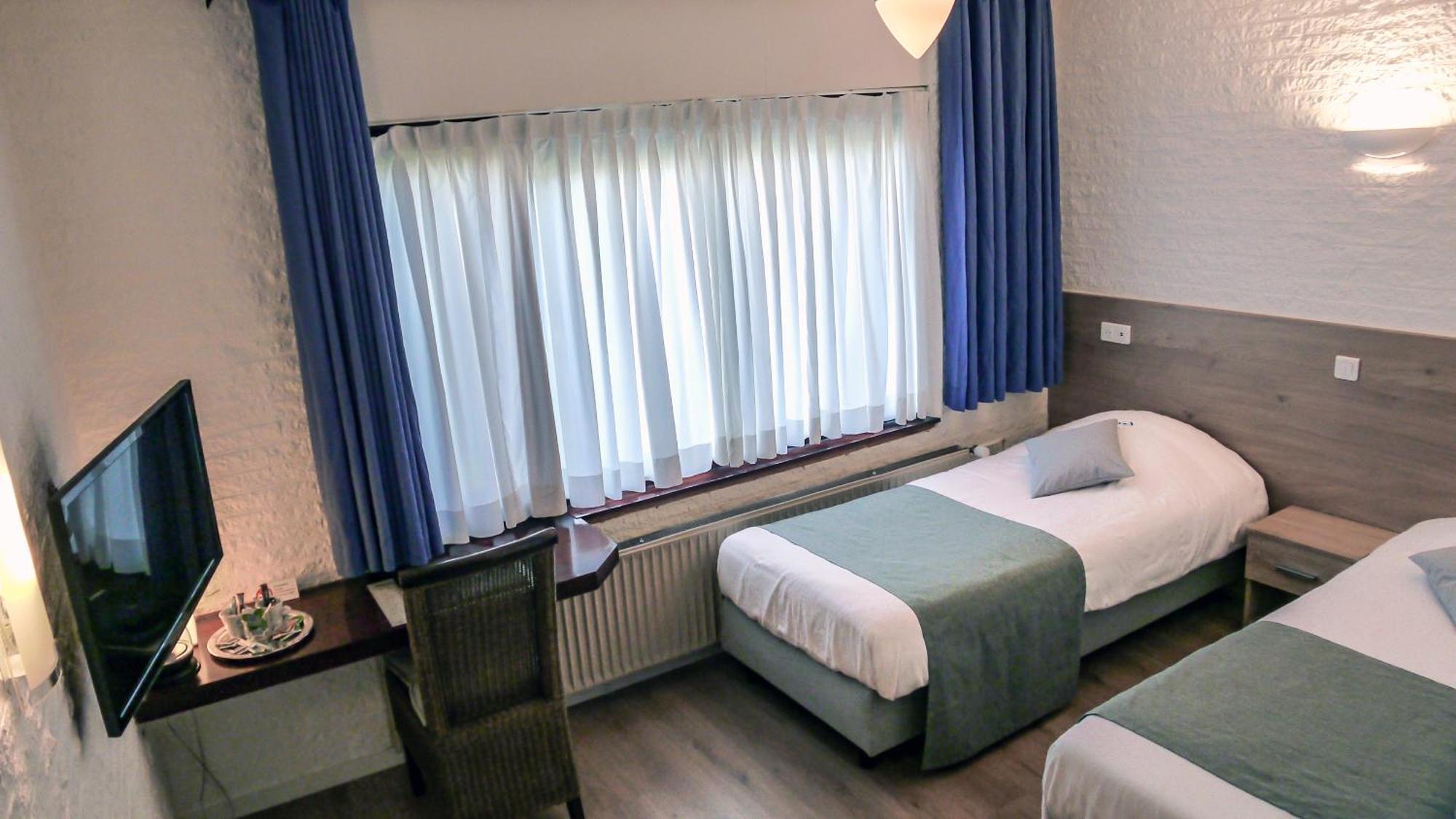 Hotel Dordrecht Bagian luar foto