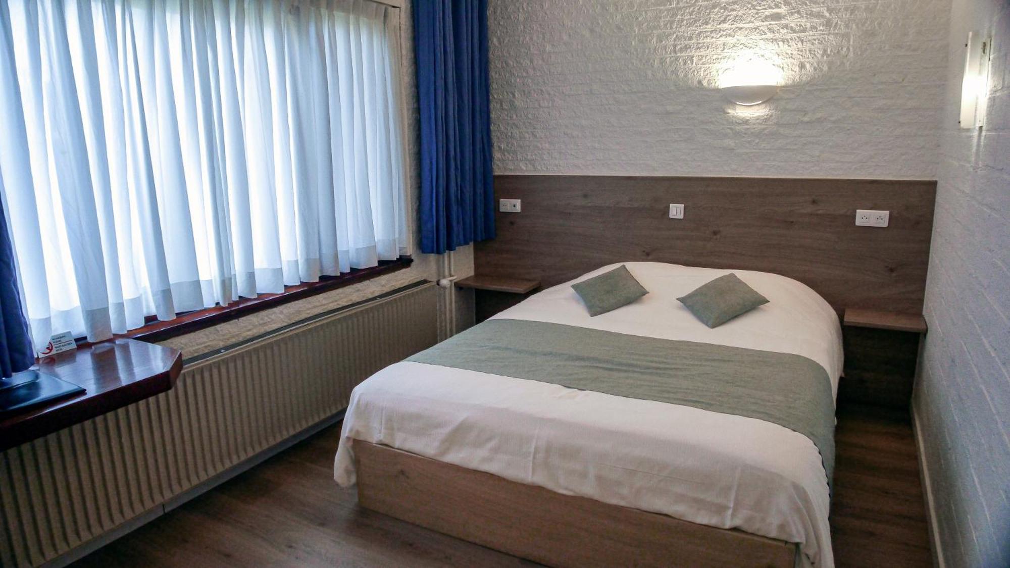 Hotel Dordrecht Bagian luar foto