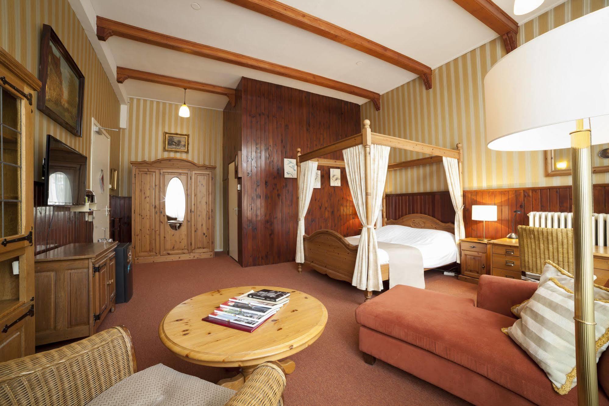 Hotel Dordrecht Bagian luar foto