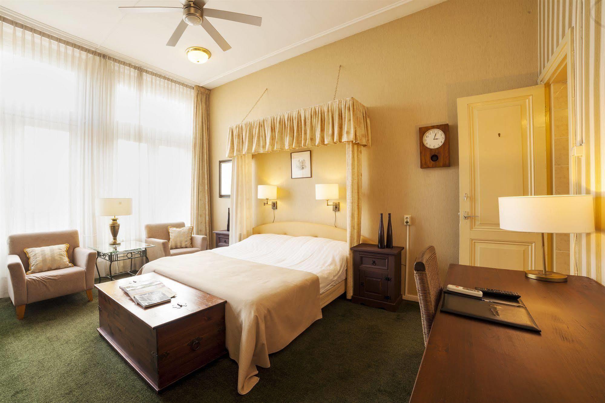 Hotel Dordrecht Bagian luar foto