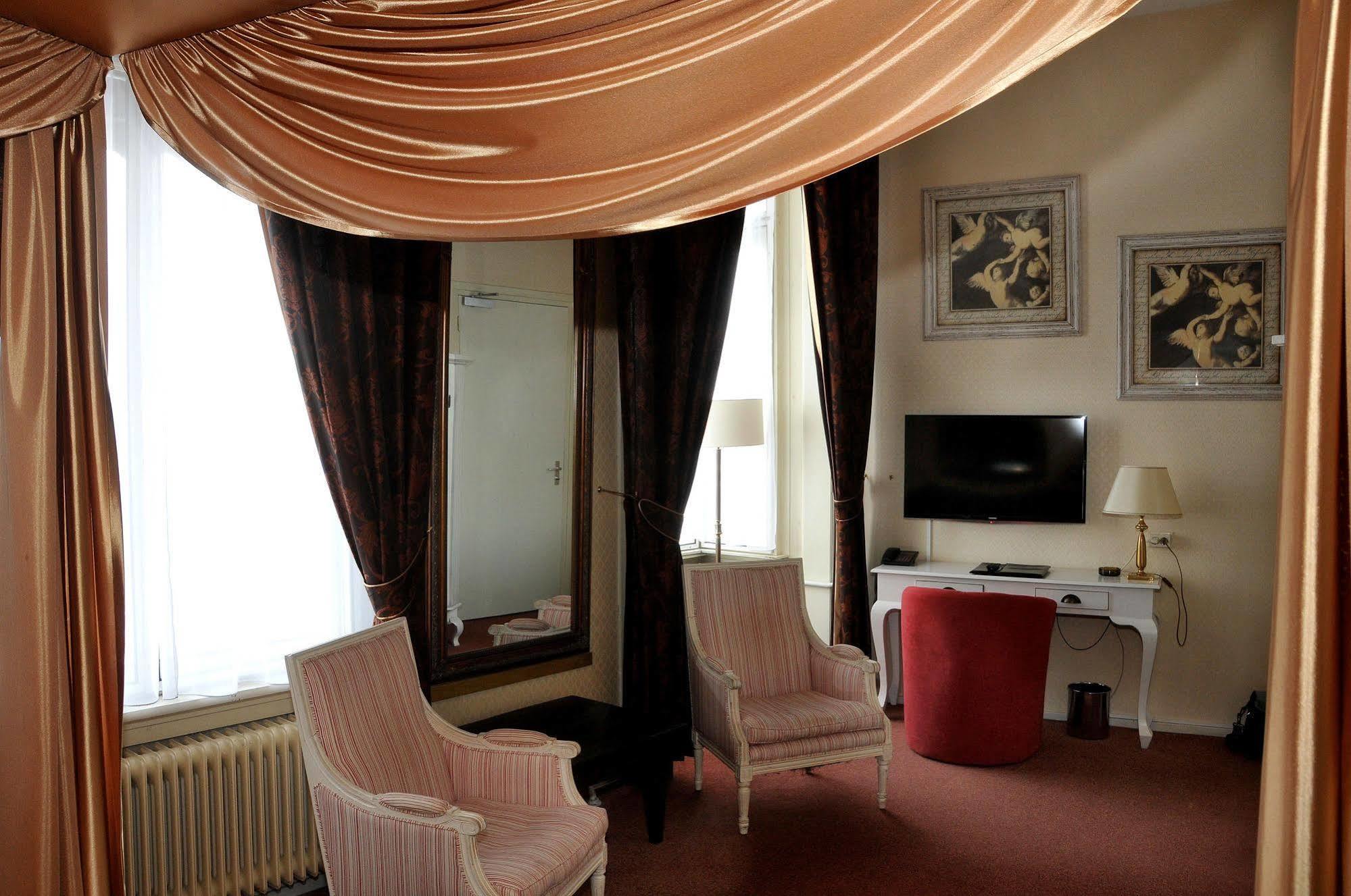 Hotel Dordrecht Bagian luar foto