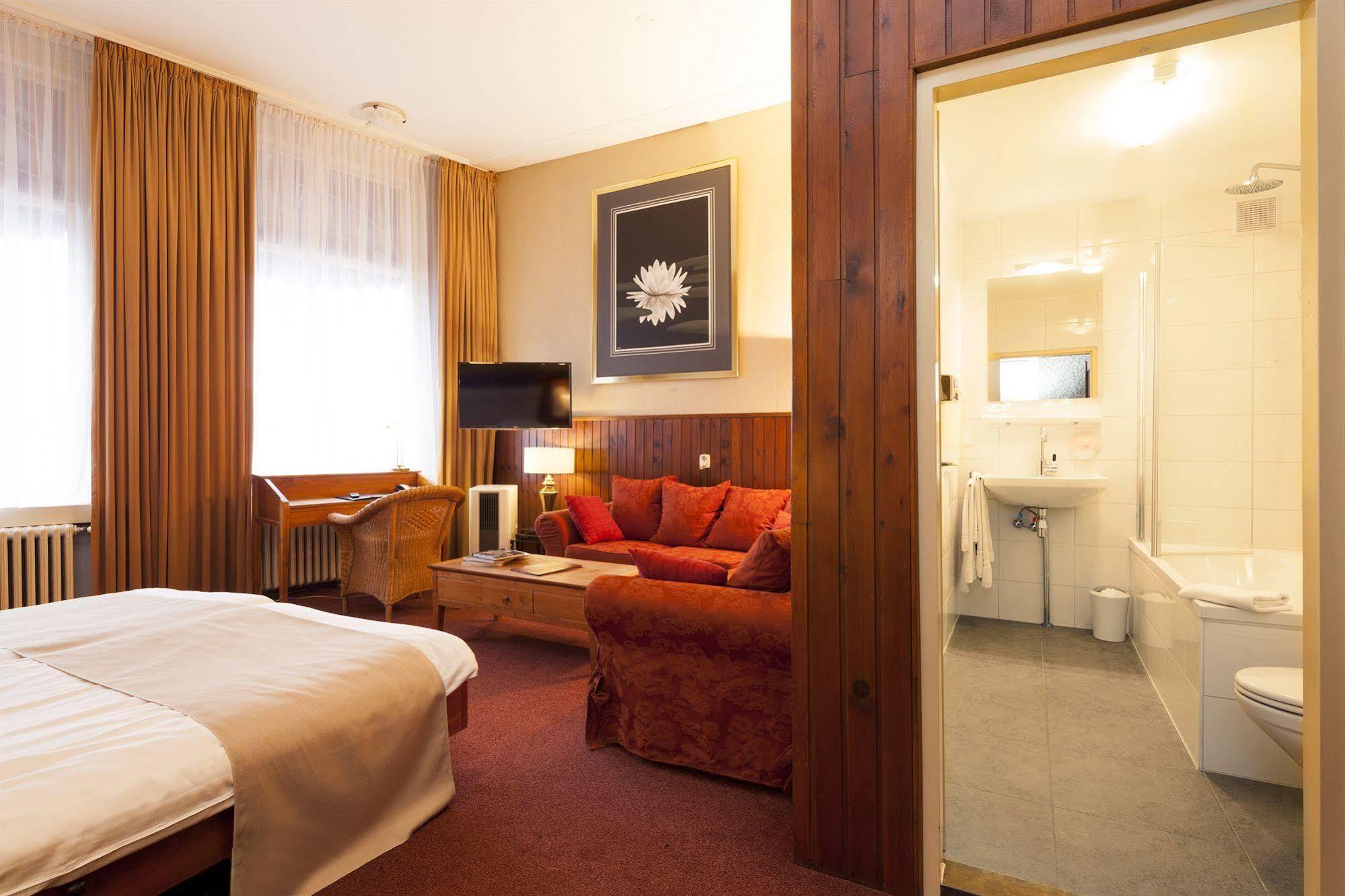 Hotel Dordrecht Bagian luar foto