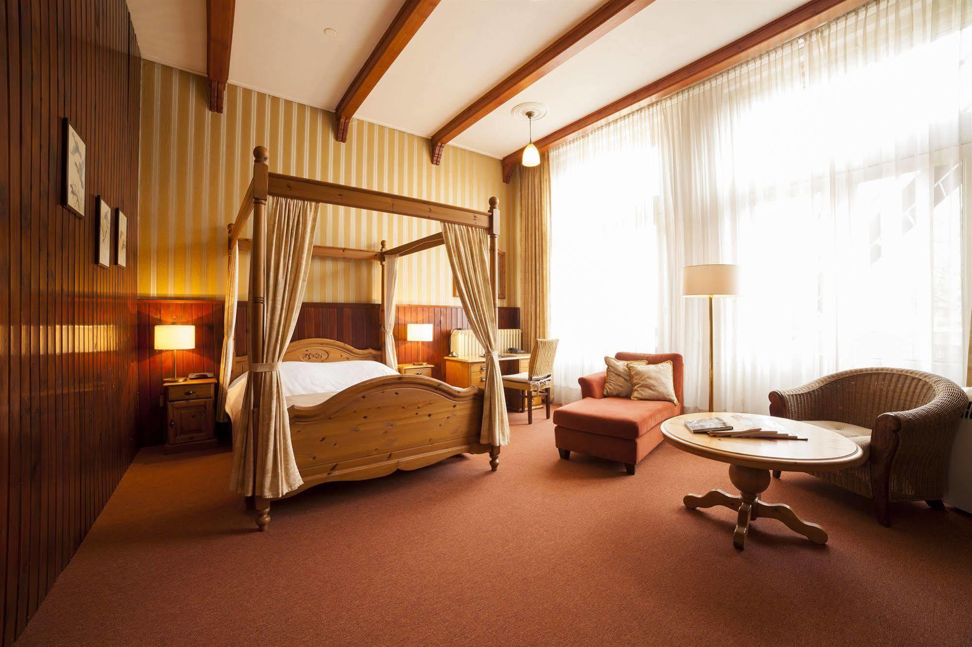 Hotel Dordrecht Bagian luar foto